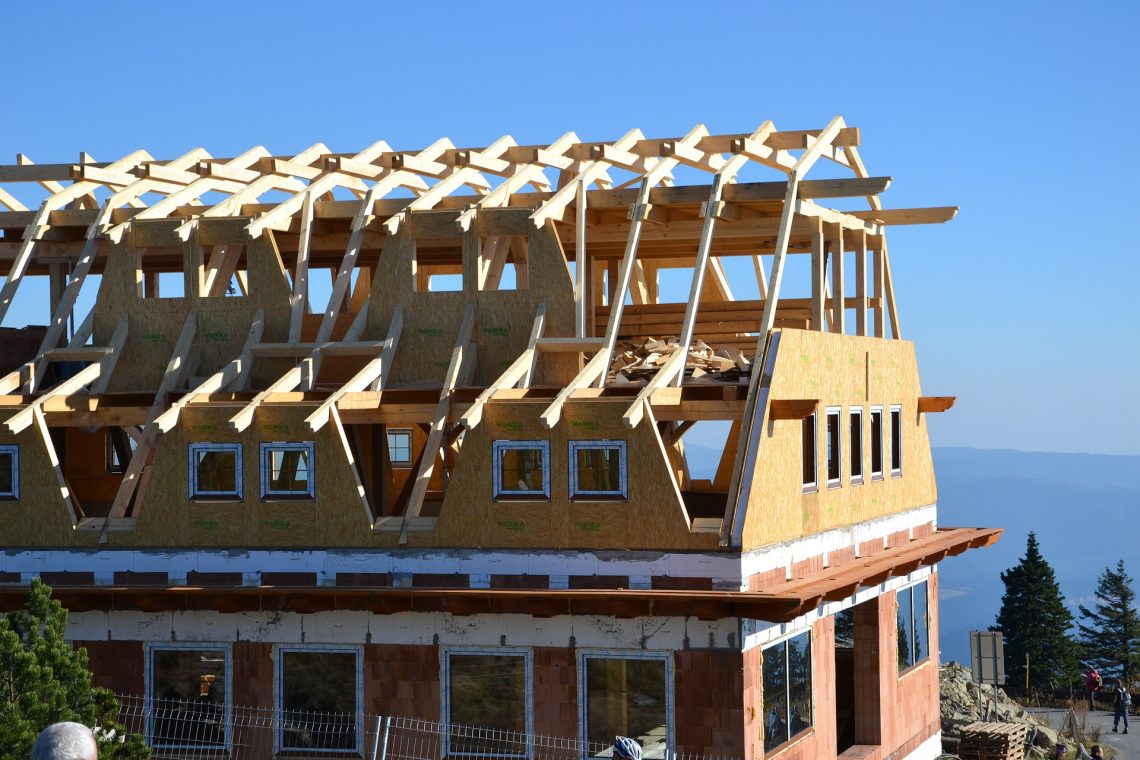 Wiązary dachowe - precyzyjne elementy nośne konstrukcji dachowej